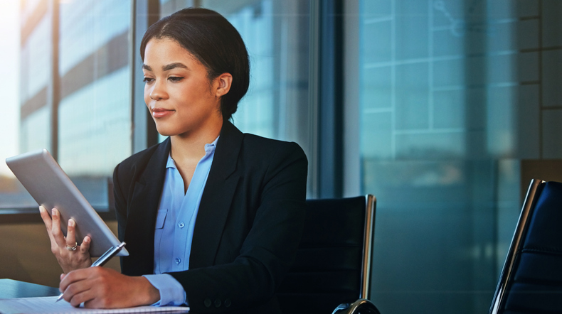 Auxilio de transporte 2026: cuándo aplica y cómo reflejarlo en la nómina del hogar